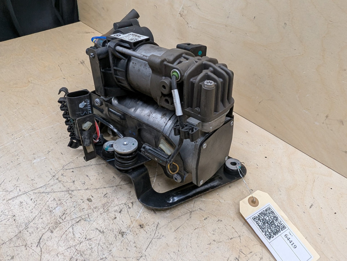16-22 OEM BMW G11 G12 740 750 M760 Air Suspension Compressor Pump Module Motor