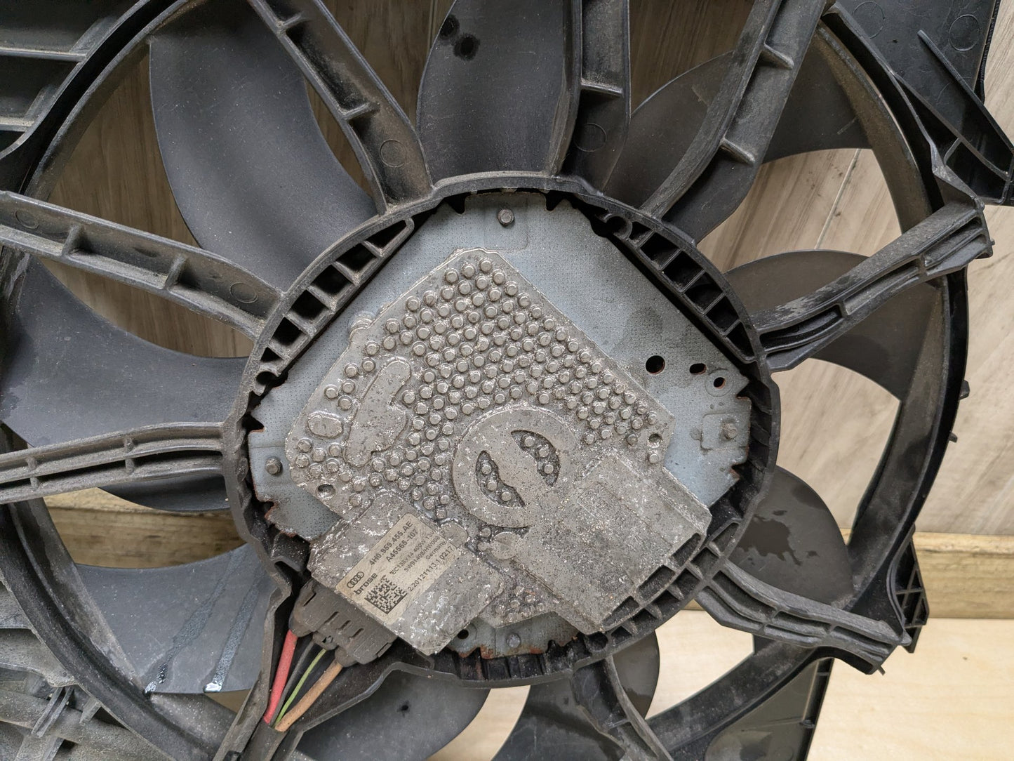2008 - 2017 Audi S5 8T Radiator Fan Shroud Housing w/ Motor 4H0121003N