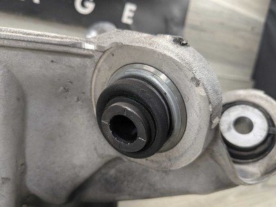 OEM BMW G05 G06 G07 X5 X6 X7 Rear Left Driver Side Hub Spindle Knuckle Bearing