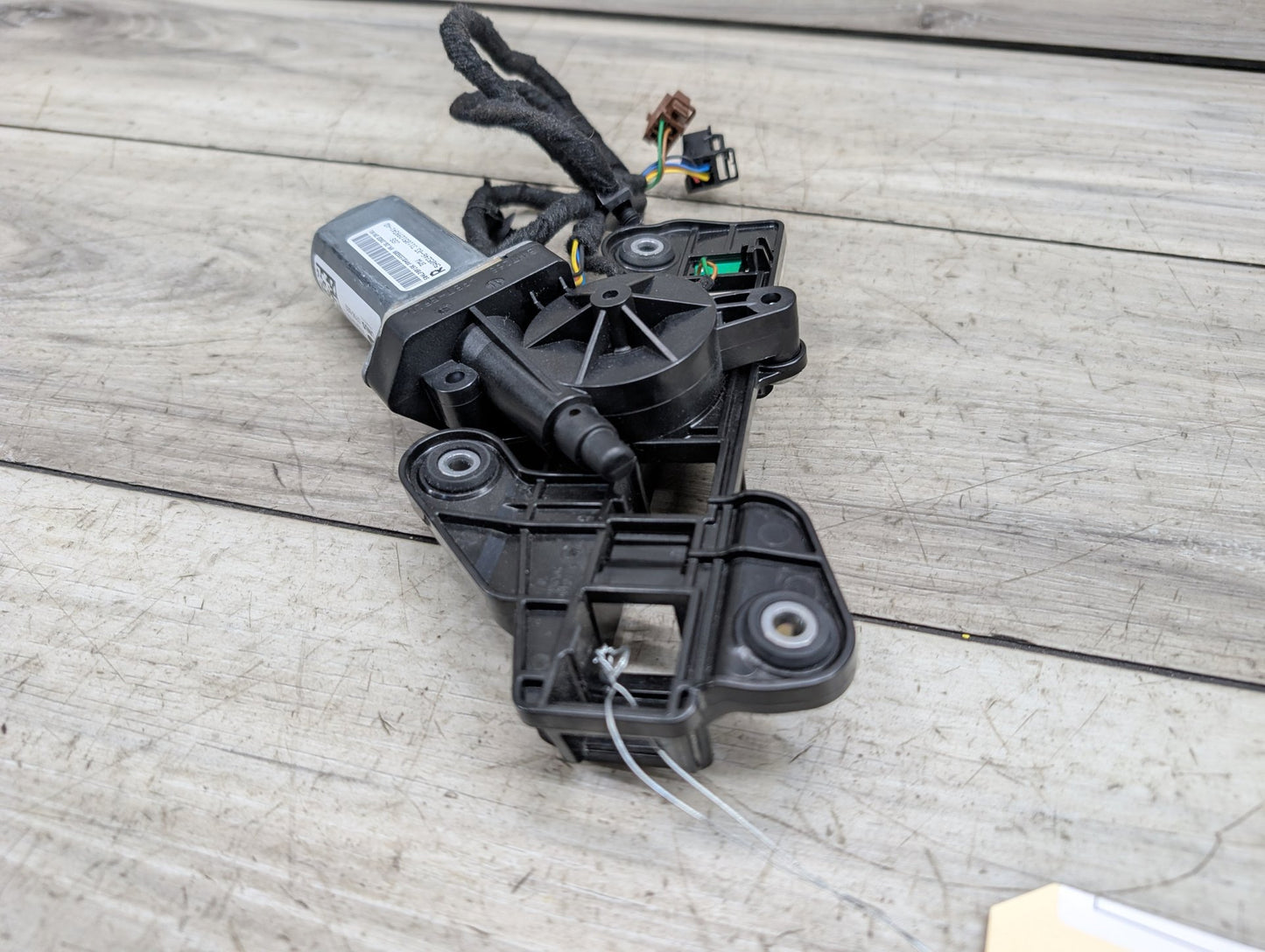 2021-2026 BMW 430i G22 Right Rear Seat Belt Retractor Extender Arm Motor 5A05246