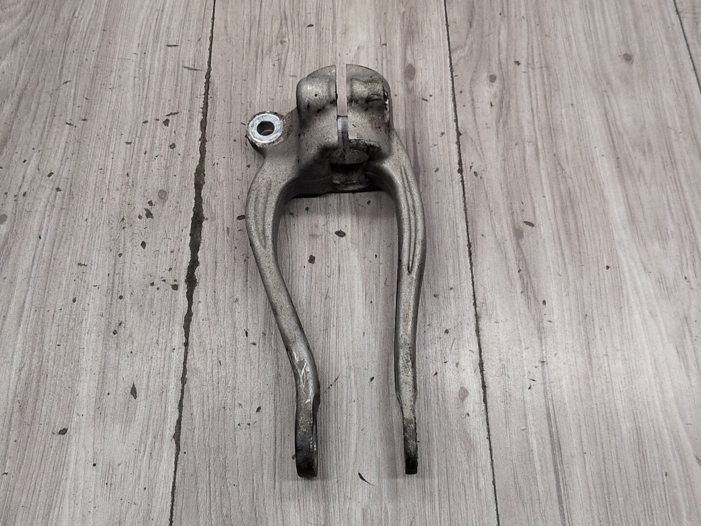 2016-2022 BMW 750i G12 Front Left Driver Spring Strut Shock Absorber Bracket 6861199 OEM