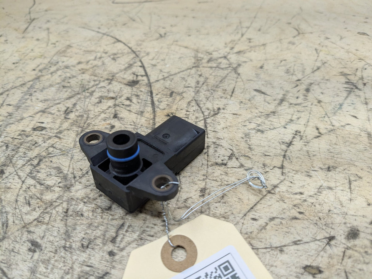 2016-2019 BMW 740i G12 Fuel Tank Ventilation Breather Valve 8617097 OEM