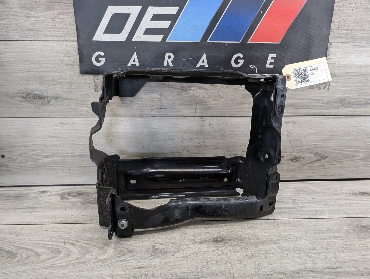 OEM BMW F90 F93 G12 G16 G30 M5 M8 Front Left Driver Radiator Support Bracket