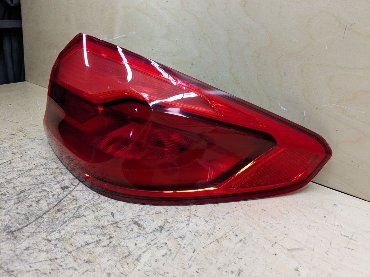 17-20 OEM BMW F90 G30 530 540 M550 M5 Rear Passenger Side Outer Tail Light