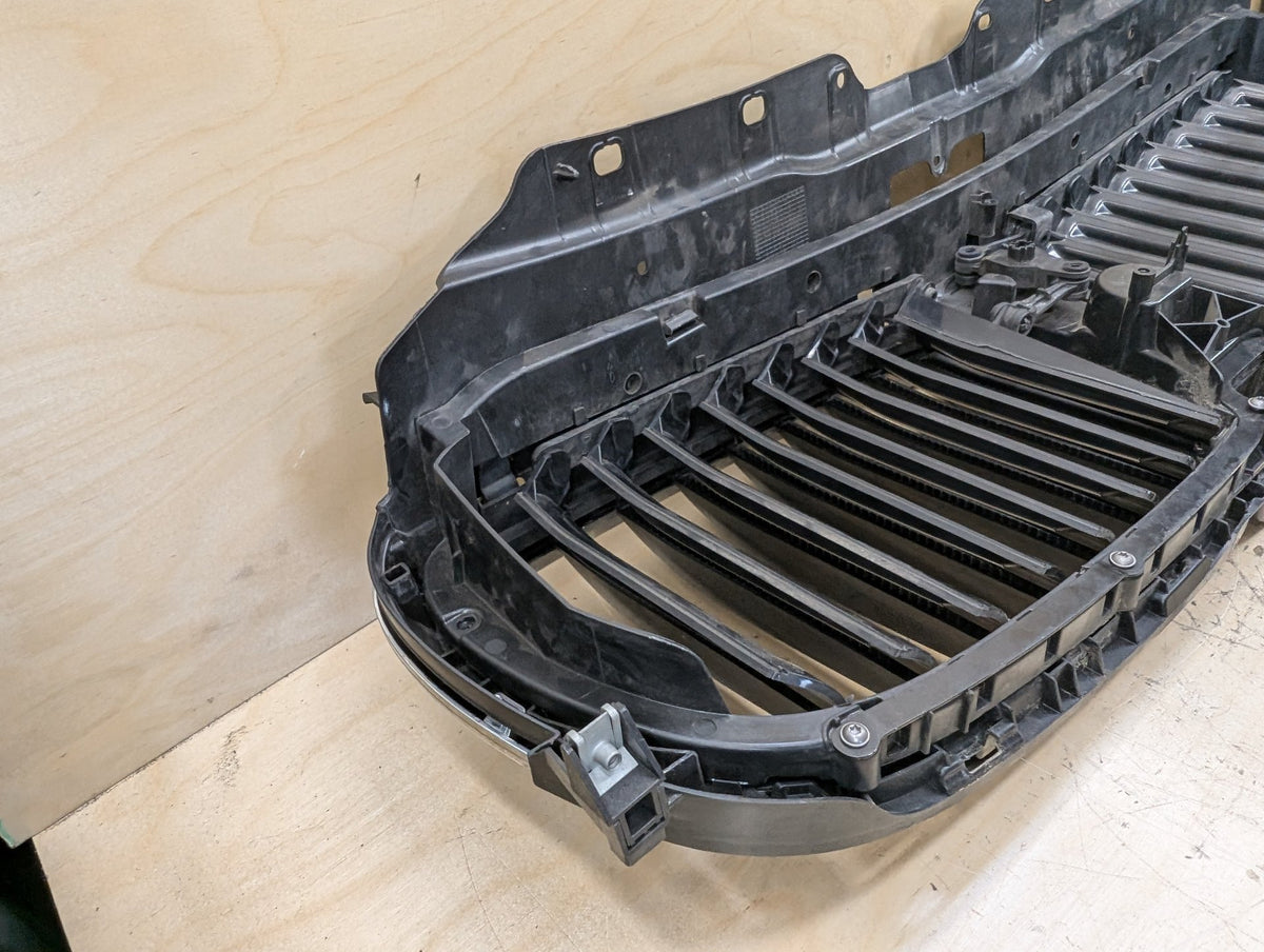 16-19 BMW G12 Front Bumper Radiator Air Flap Shutter w/ Kidney Grilles OEM
