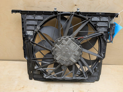 2017-2023 BMW 530i G30 Radiator Fan Shroud Housing w/ Motor 8509743