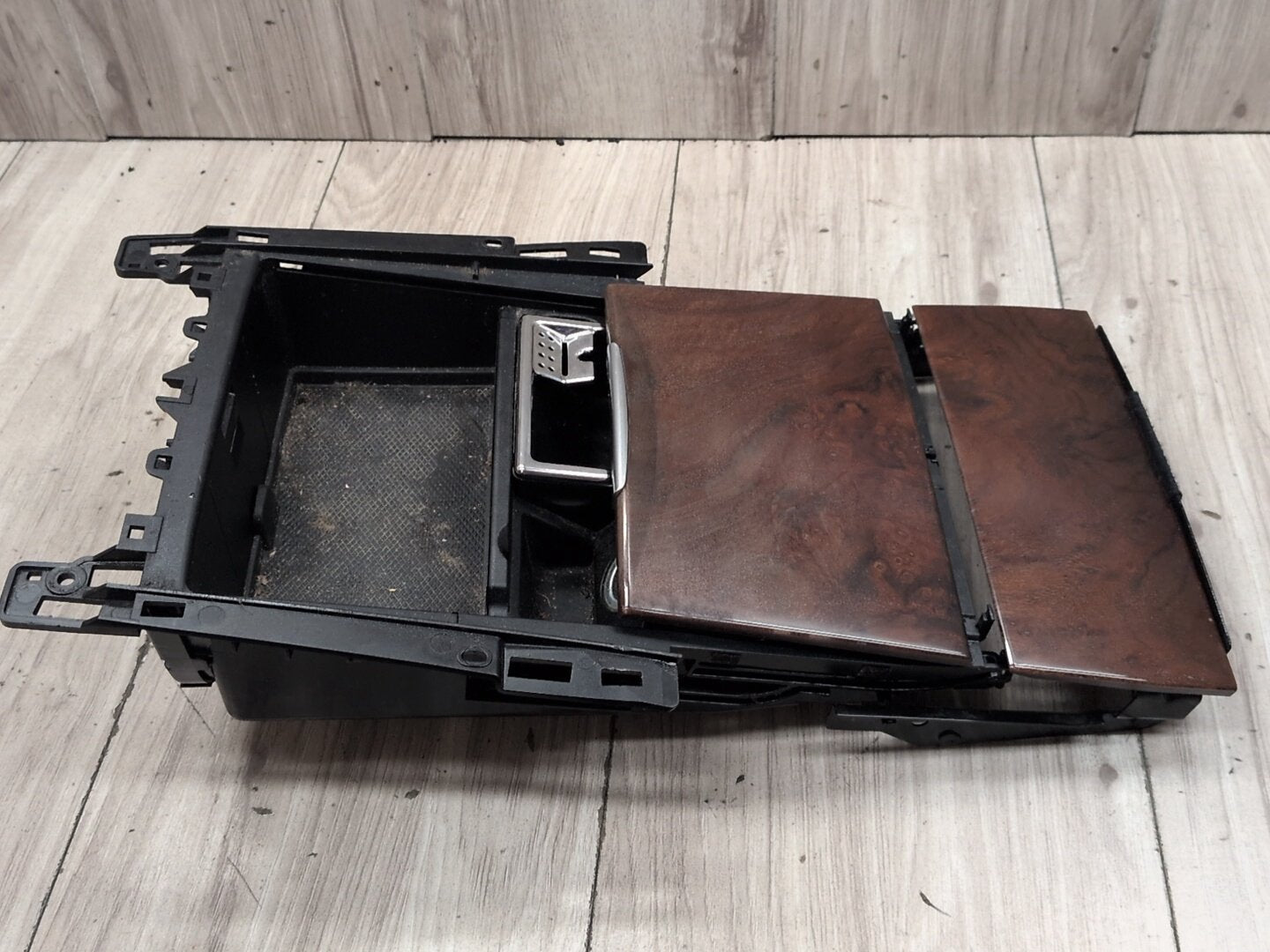 09-12 Mercedes E550 W212 Center Console Ashtray Ash Tray Cup Holder Compartment