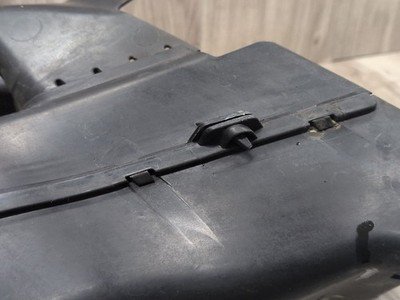 2014-2018 BMW X5 F85 Right Passenger Brake Air Duct 8056316