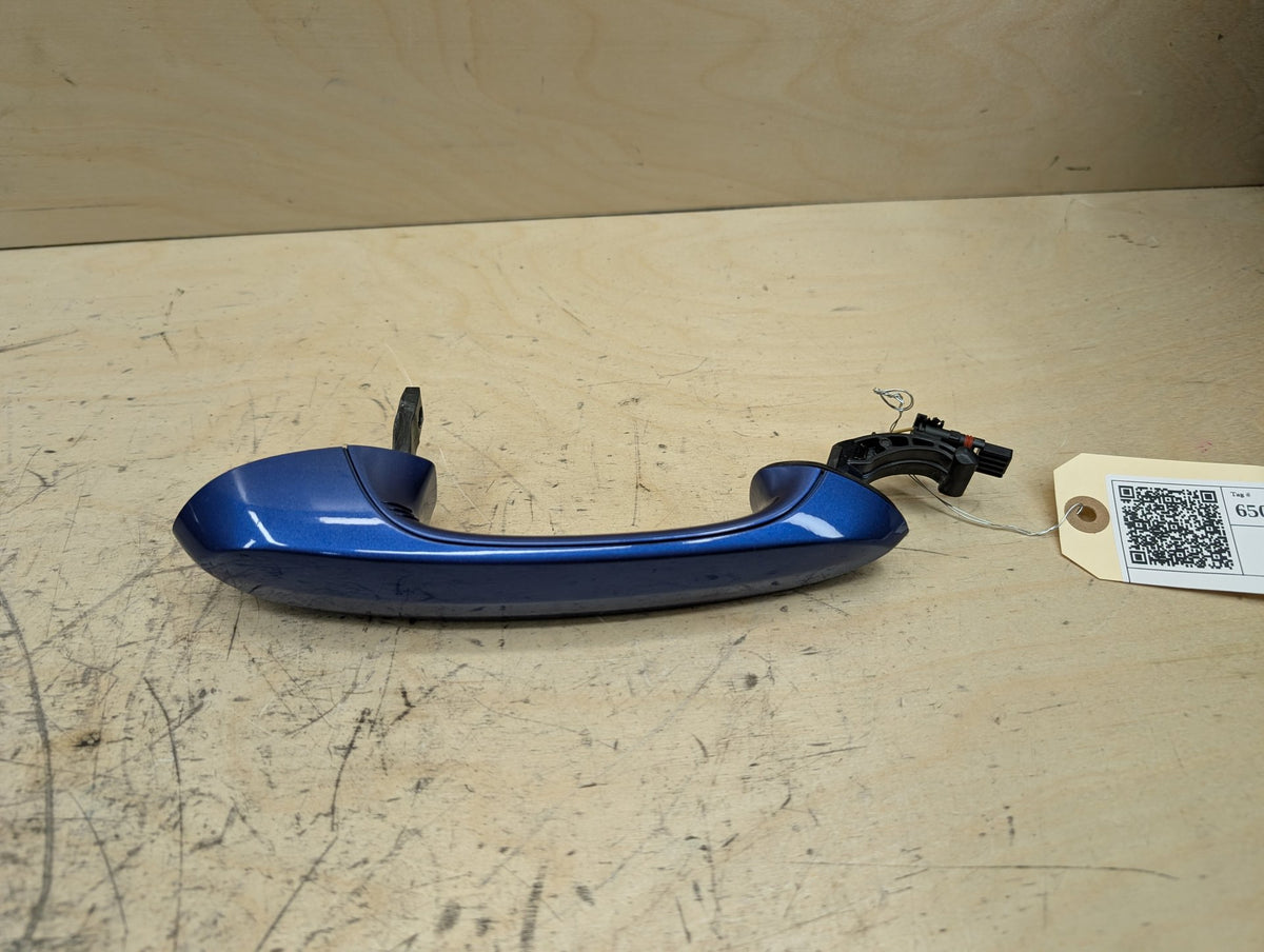 2019-2026 BMW M340i G20 Front or Rear Right Passenger Exterior Door Handle w/ Comfort Access 8492050 OEM