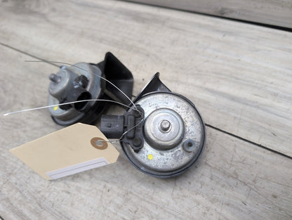 2007-2013 BMW X5 E70 Alarm Horns SET 7288096