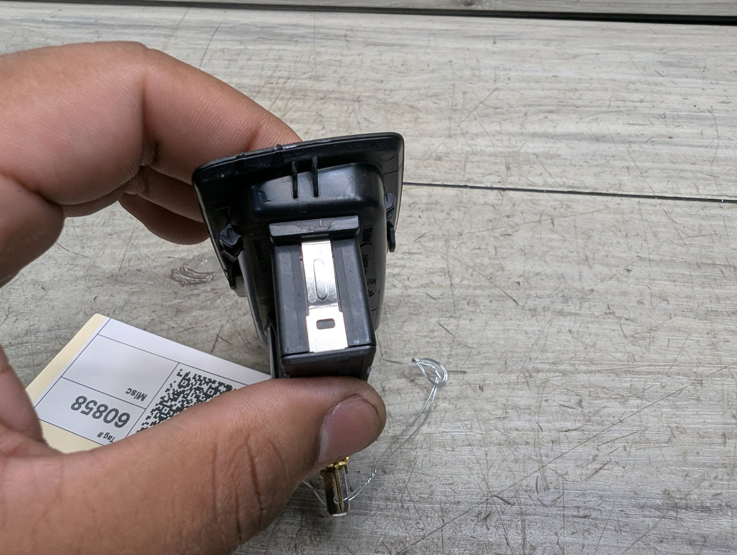 2008-2013 BMW 128i E82 AUX/ USB Charger Port Socket 6930561