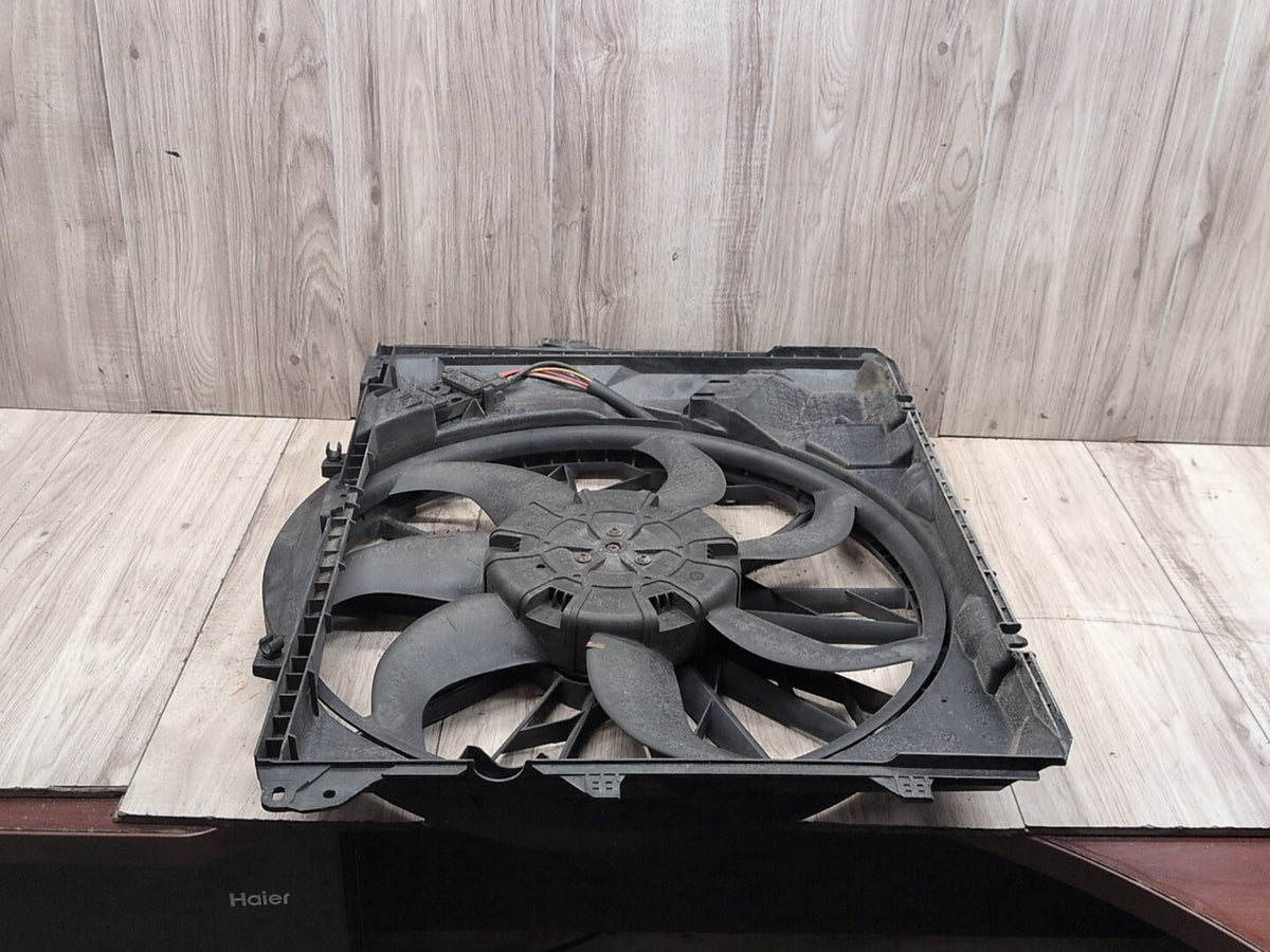 2008-2013 BMW 128i E82 Radiator Fan Shroud Housing w/ Motor 7561713