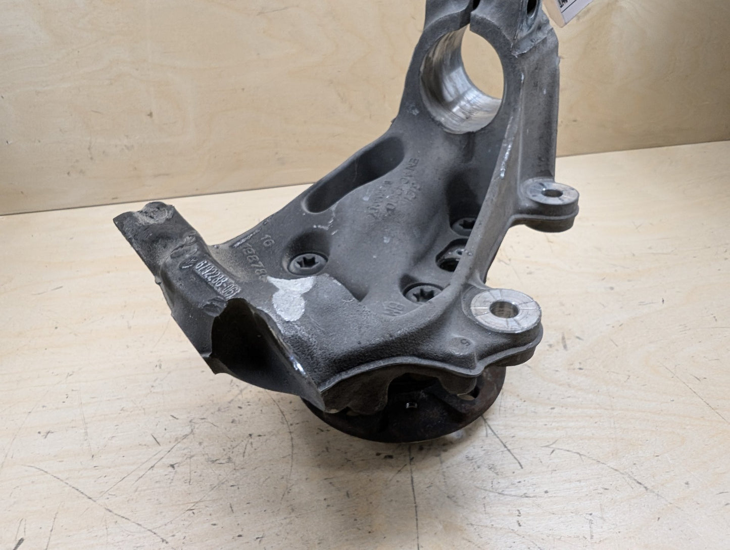 12-18 OEM BMW F30 F31 Sedan RWD Front Right Hub Knuckle Wheel Bearing Carrier