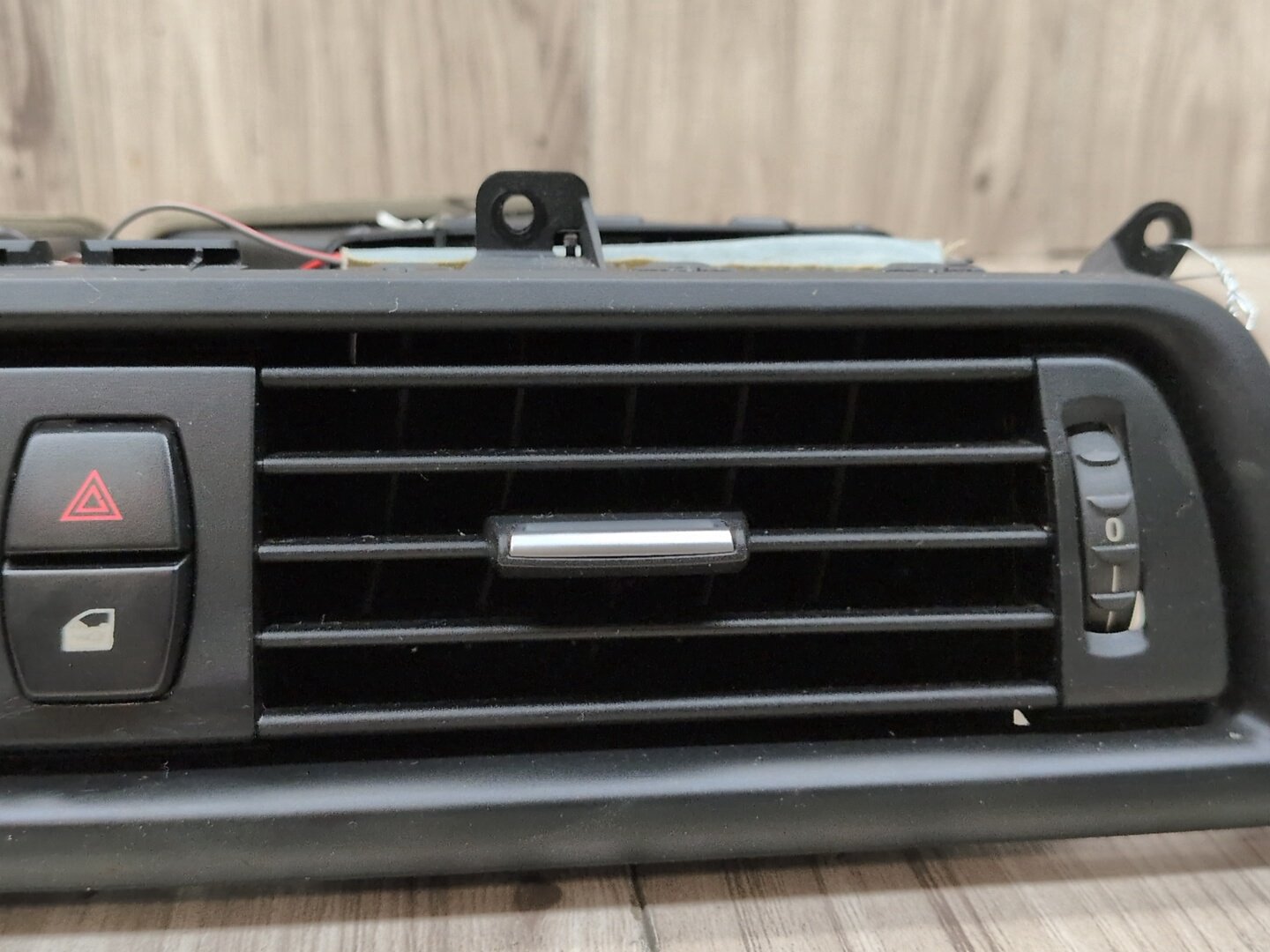 2011 - 2016 BMW 535i F10 Dashboard Dash Board Middle Center Air Vent 9166885 N55B30A