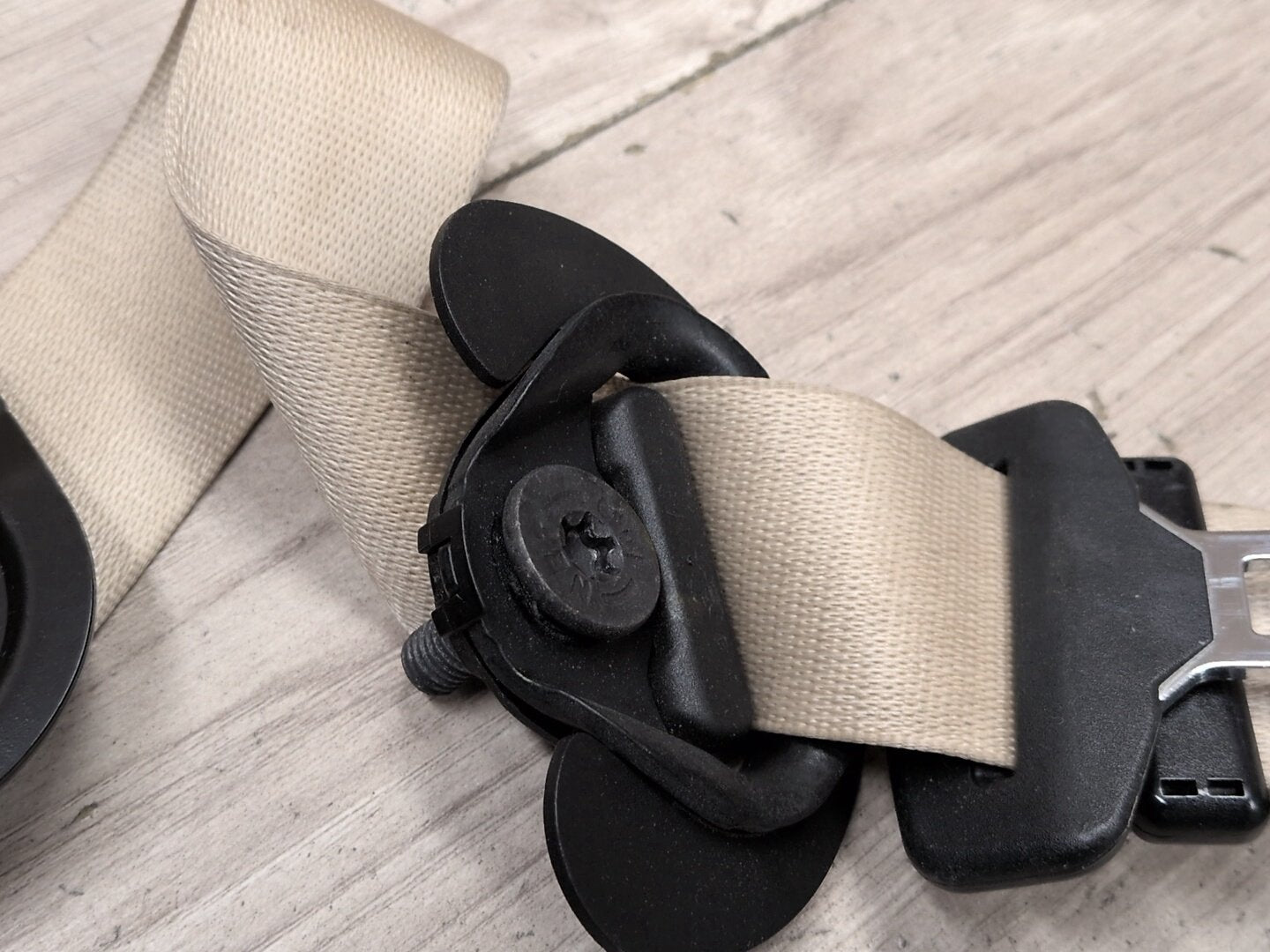 2019-2026 BMW 330i G20 Front Right Passenger Seatbelt Seat Belt Retractor 7496306