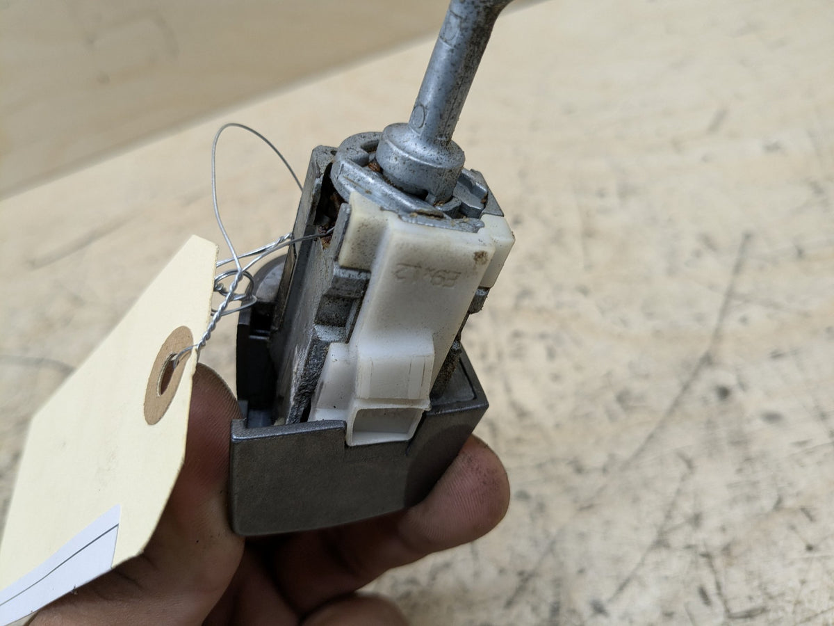 07-13 OEM BMW E92 E93 335 Driver Door Lock Cylinder Mechanism Gray A52