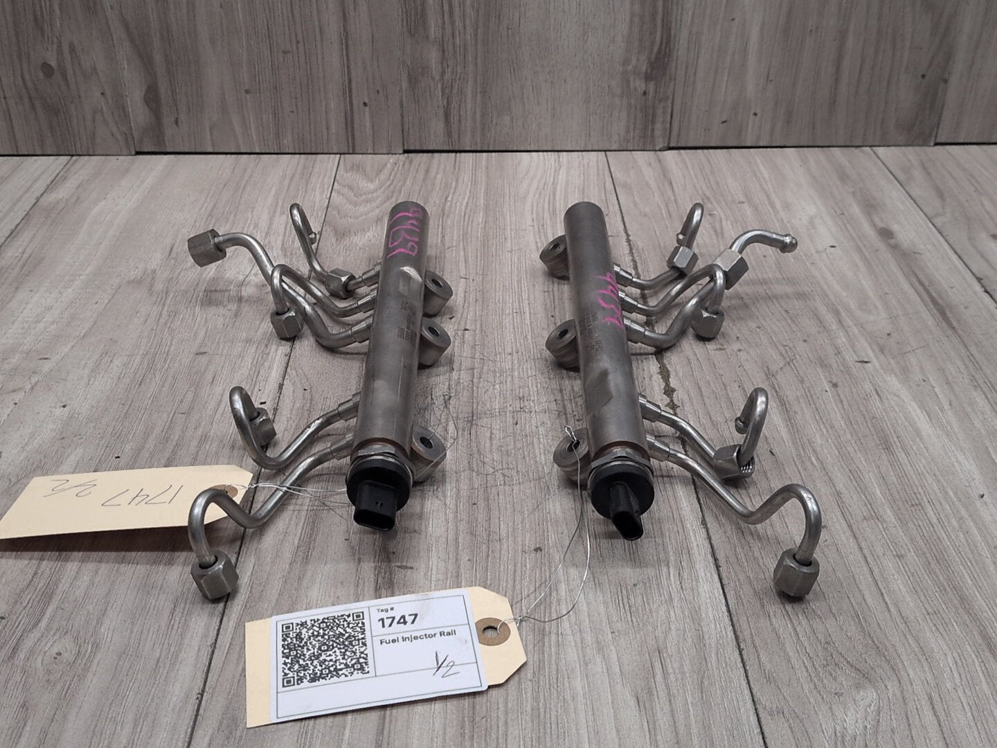 2014 - 2018 BMW X5 F85 Engine Motor Fuel Injector Rail Line SET 8649320 S63B44T2