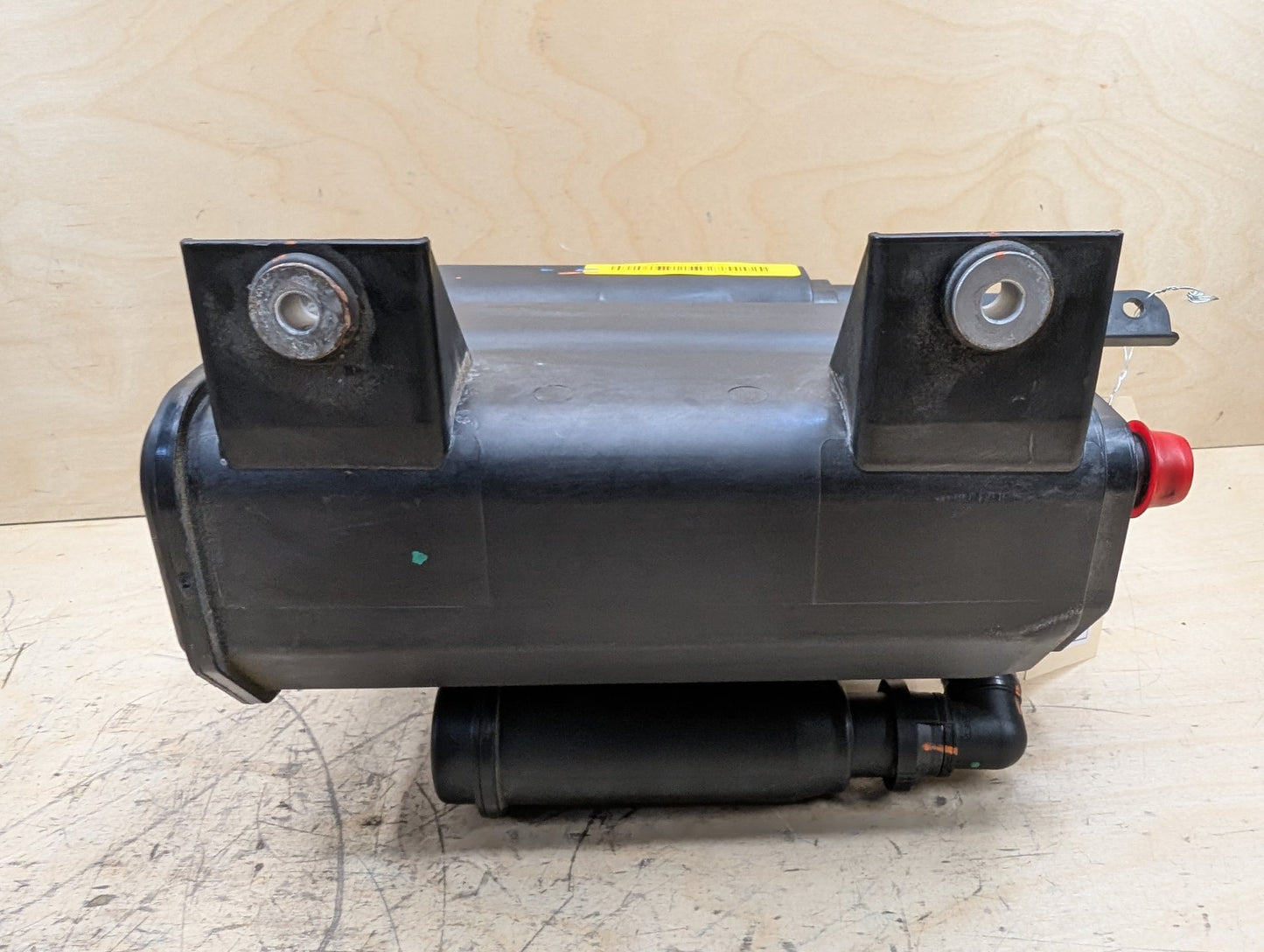 2011-2016 BMW X3 F25 Fuel Vapor Charcoal Canister 7318338