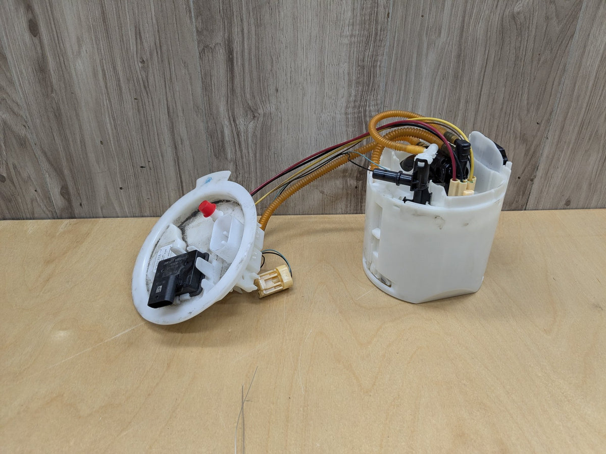 OEM BMW G20 G22 G23 G26 G42 330 M340 430 M440 Gas Tank Mounted Sending Fuel Pump