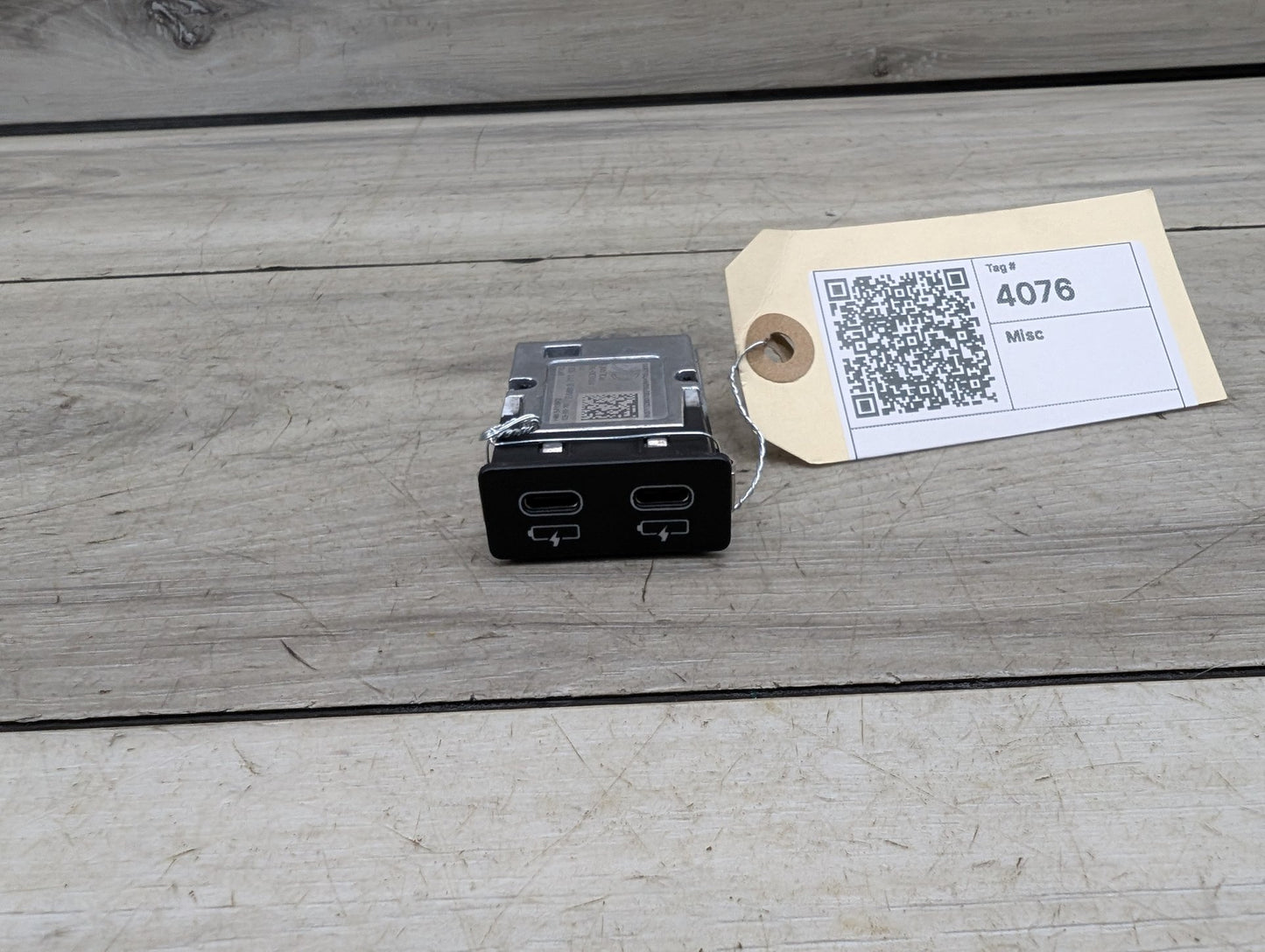 OEM BMW F48 F97 G01 G12 G20 G26 G30 USB Type C Socket Charger Port Connector