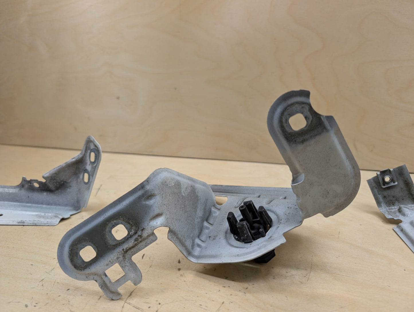 2011-2016 BMW X3 F25 Front Left Driver Fender Brackets SET 7267327