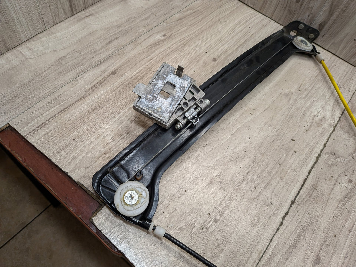 2004-2010 BMW M6 E64 Front Left Driver Door Window Glass Regulator w/ Motor 6981143 OEM