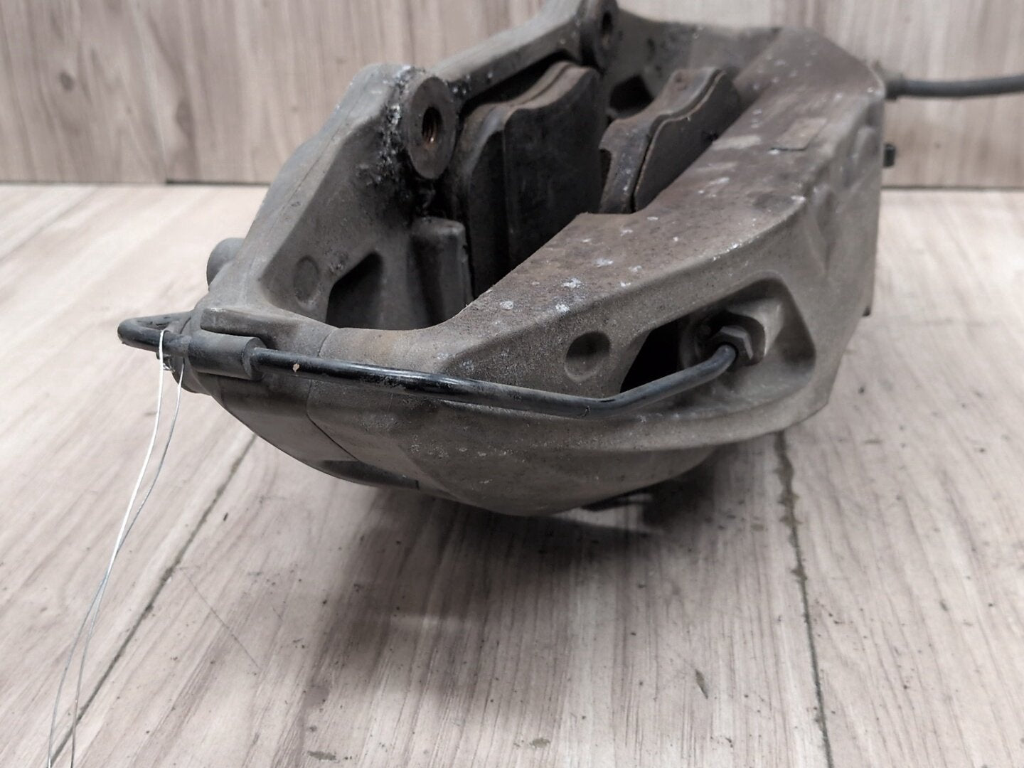 2019 - 2026 BMW X5 G05 Front Left Driver Brake Caliper 6877713 N63B44M3