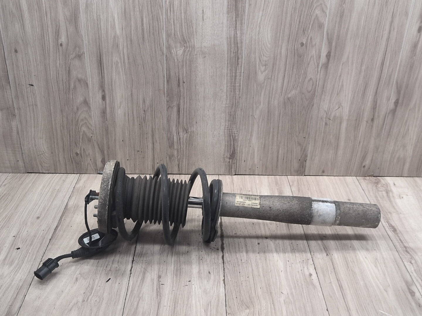 2004-2010 BMW M6 E64 Front Left Driver Spring Strut Shock Absorber 2283535