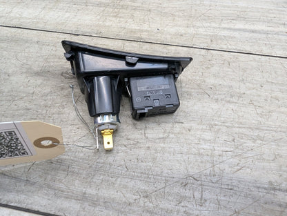 2008-2013 BMW 128i E82 AUX/ USB Charger Port Socket 6930561