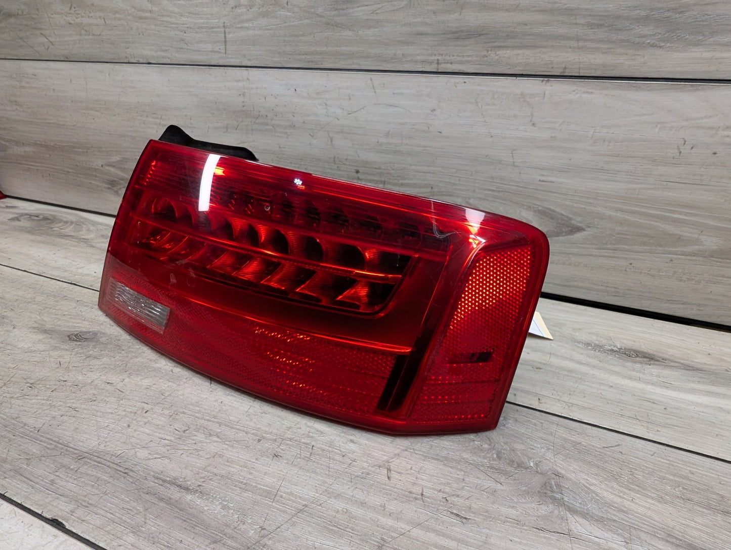 2008 - 2017 Audi S5 8T Rear Right Passenger Outer Tail Light 8T0945095J