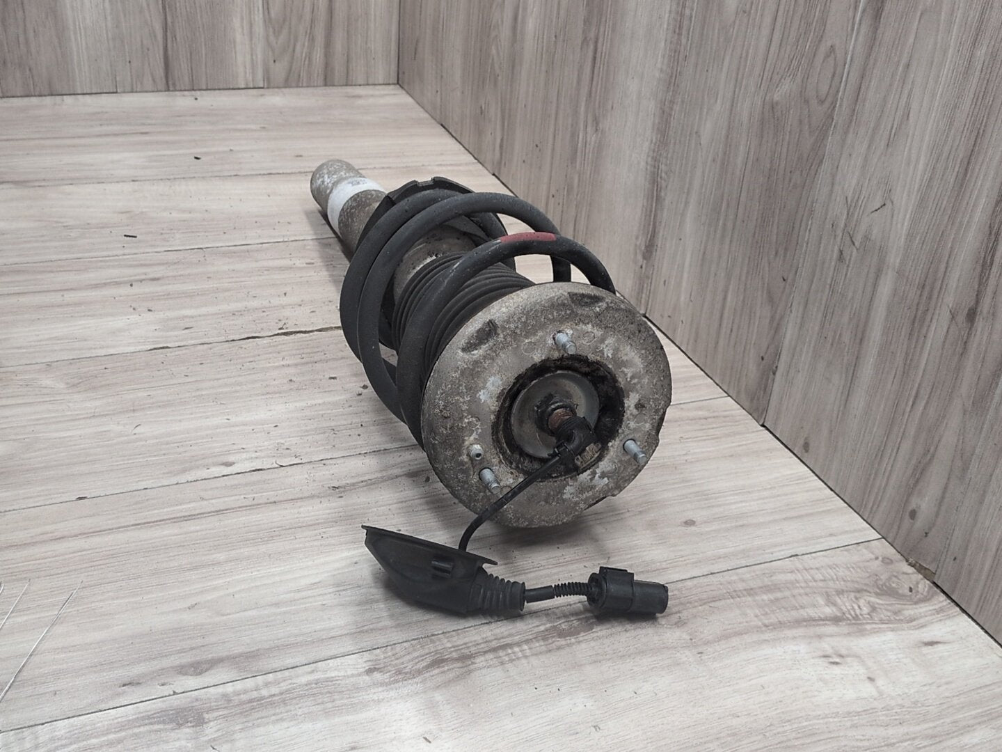 2004-2010 BMW M6 E64 Front Left Driver Spring Strut Shock Absorber 2283535