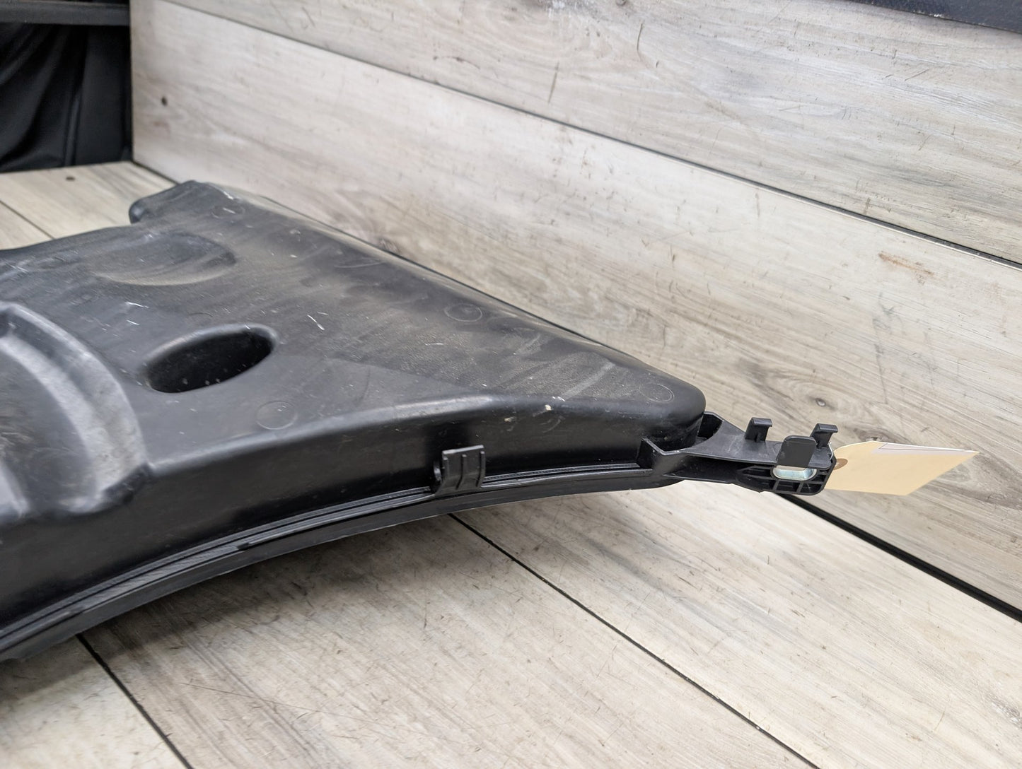 OEM BMW G12 G30 540 M550 750 M760 Windshield Wiper Washer Reservoir Tank Pump