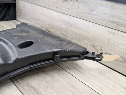 OEM BMW G12 G30 540 M550 750 M760 Windshield Wiper Washer Reservoir Tank Pump