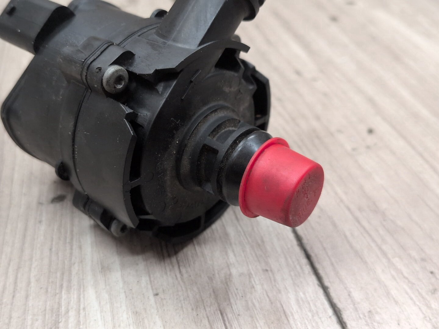 16-19 OEM BMW G11 G12 G30 M550 750 M760 Auxiliary Electric Coolant Water Pump