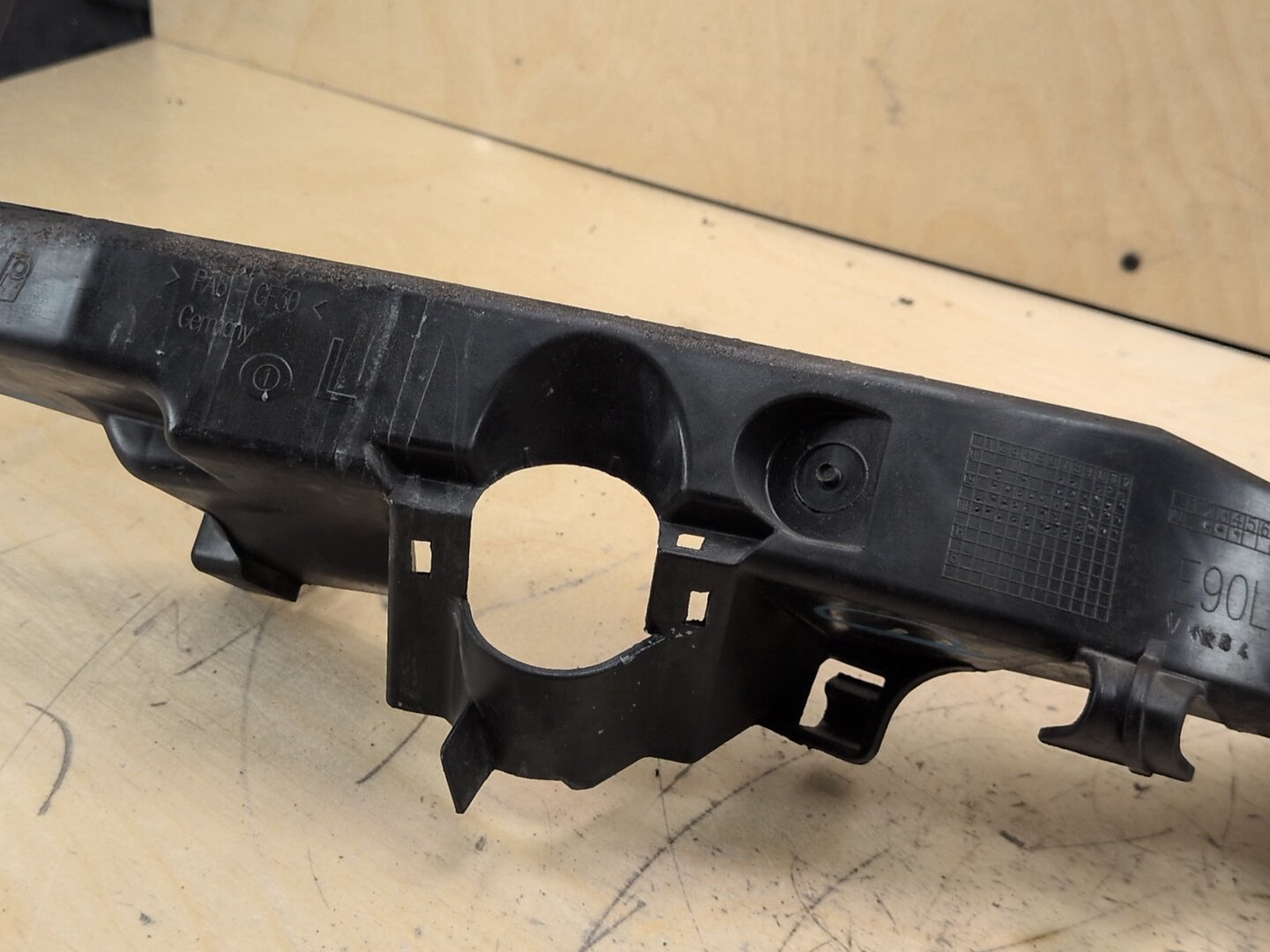 09-11 BMW E90 E91 LCI Front Left Driver Headlight Arm Bracket Mount Plastic