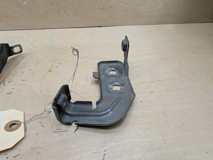 15-20 OEM BMW F80 F82 F83 M3 M4 Left Driver Fender Bracket Mount Carrier SET