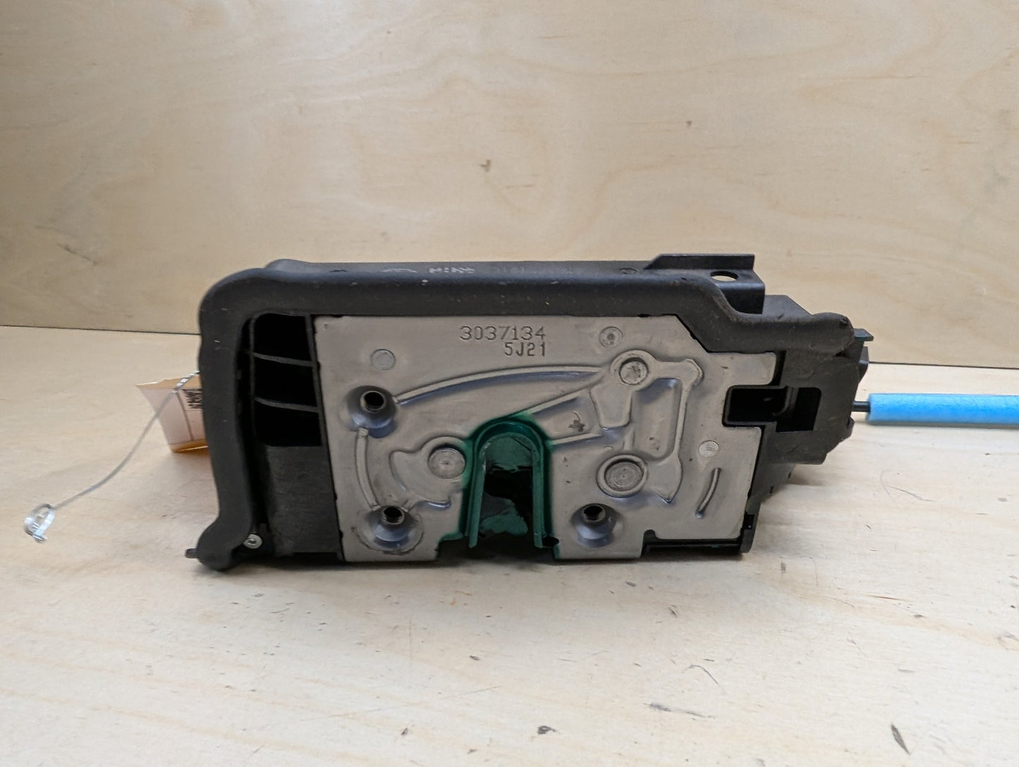 2015-2019 BMW X6 F16 Front Right Passenger Door Latch Lock Actuator 7362784