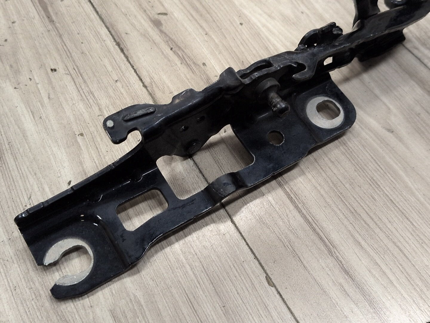 OEM BMW F90 F93 G12 G14 G15 G16 G30 M5 M8 Hood Bonnet Left Right Hood Hinges SET