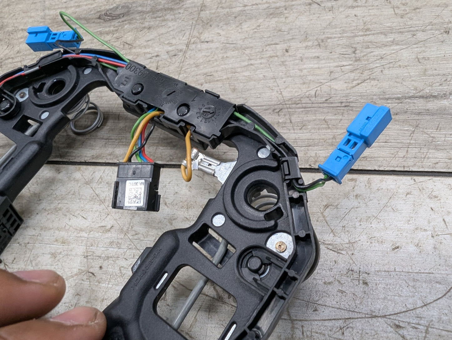 2019-2026 BMW X5 G05 Steering Wheel Vibration Generator Motor 6874085