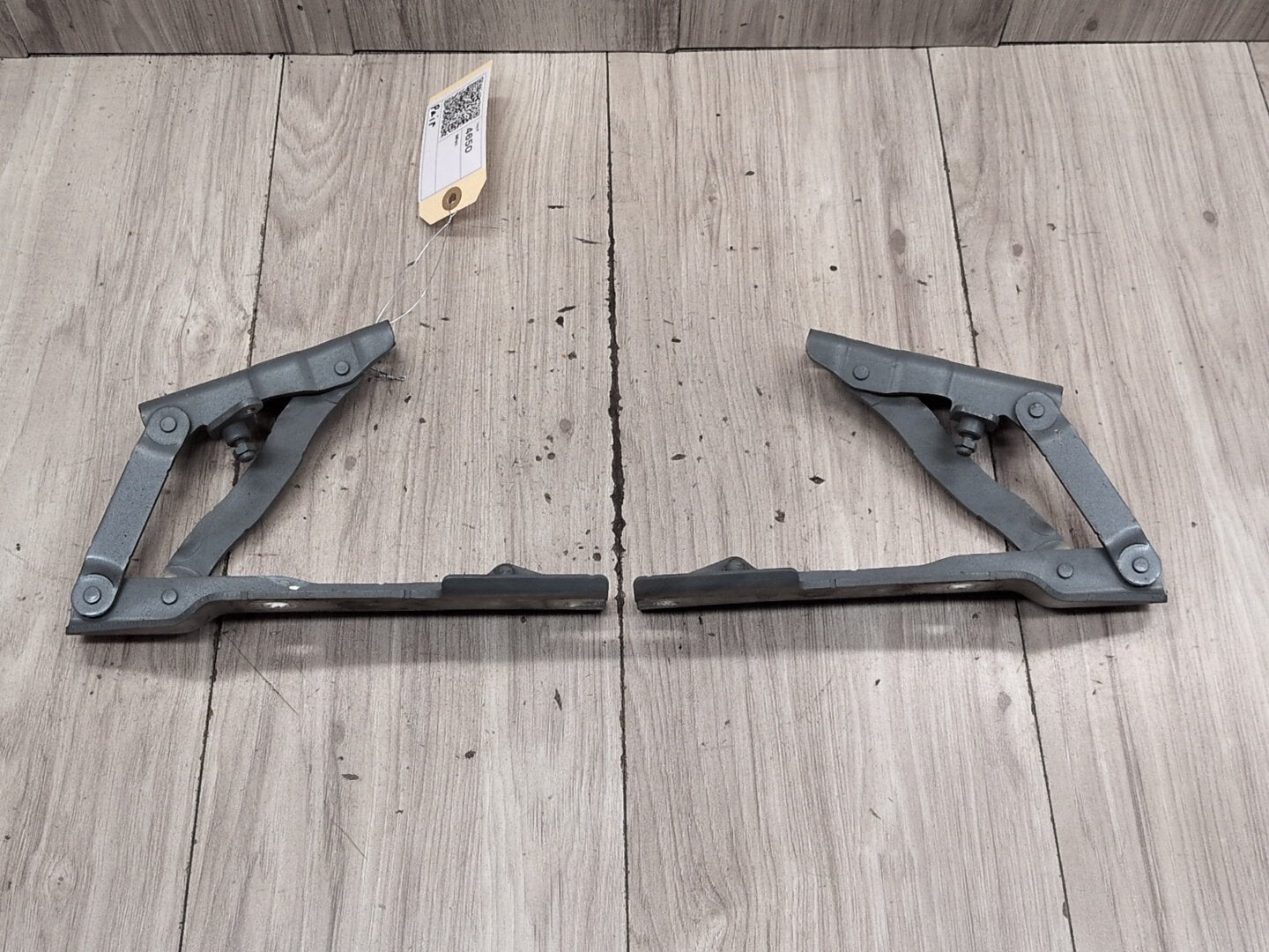 2008-2010 BMW 535i E60 Hood Bonnet Hinges SET 7120276