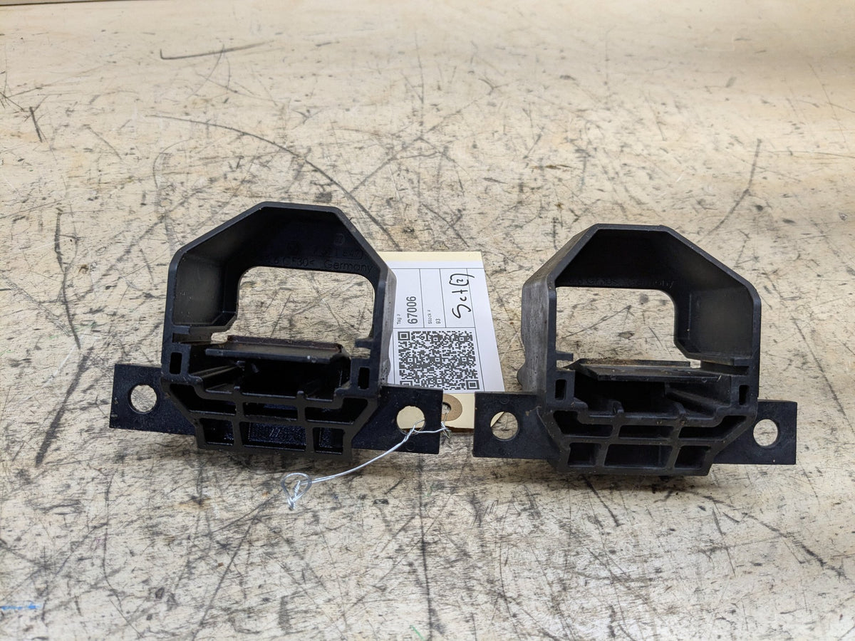 2007-2013 BMW 328i E92 Radiator Lower Mounting Brackets SET 7591647 OEM