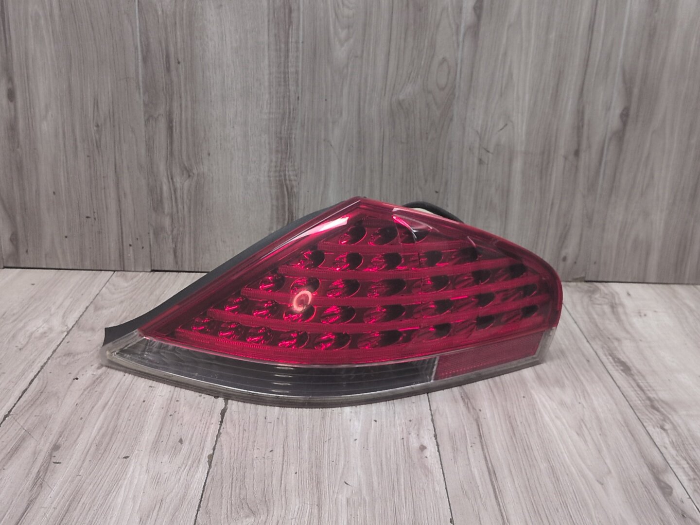 2004-2010 BMW M6 E64 Rear Right Passenger Outer Tail Light 7170976 OEM