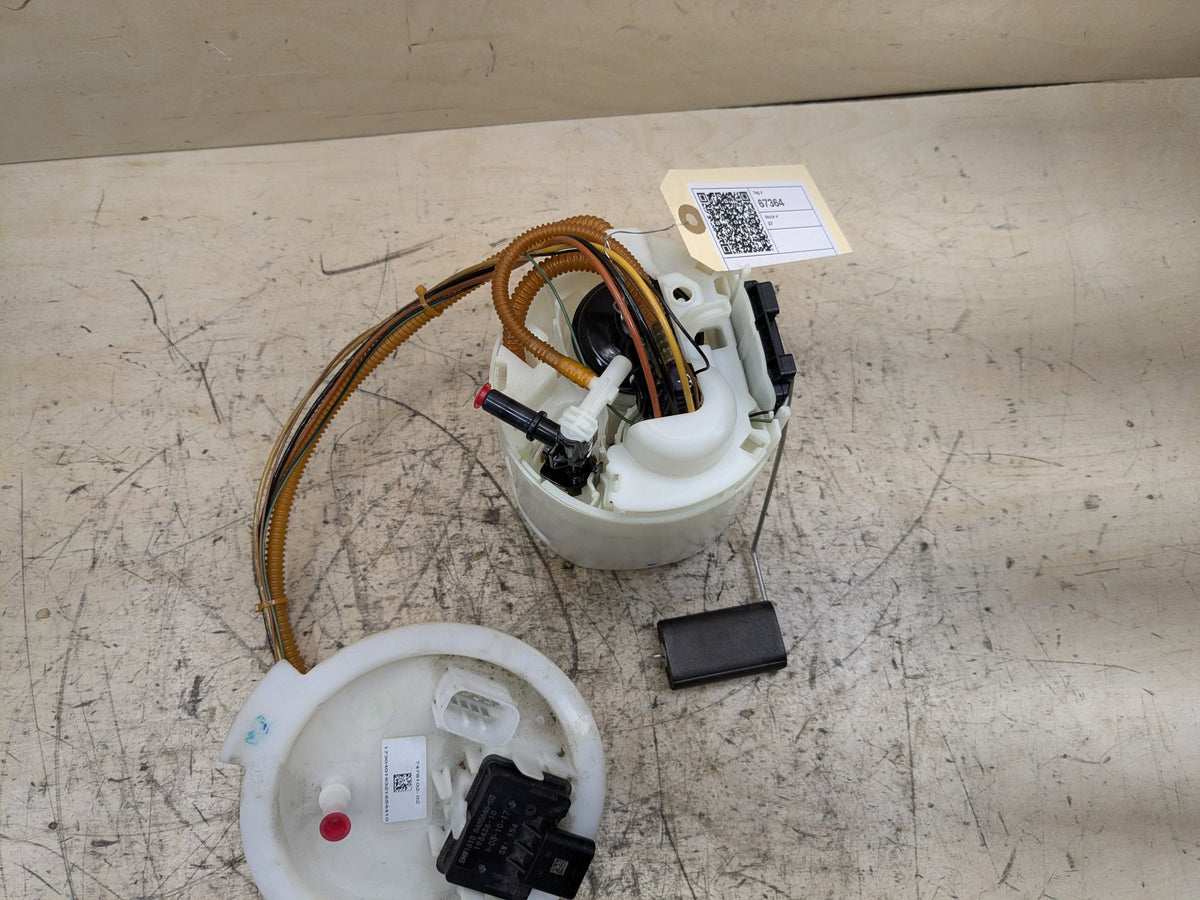 18-20 OEM BMW G30 M550iX Engine N63R Gas Tank Mount Fuel Pump w/ Sending Unit