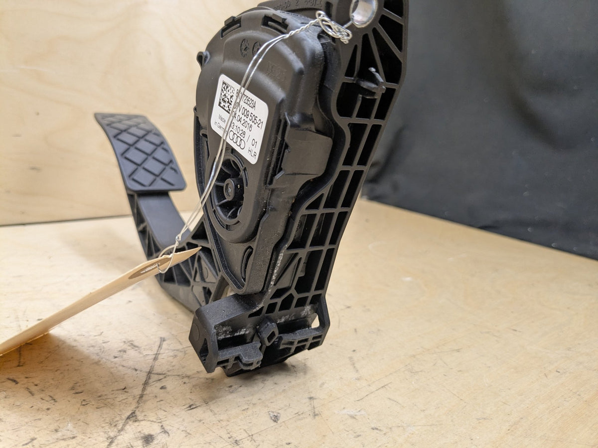 2012-2018 Audi A6 C7 Gas Accelarator Pedal 8K1723523A OEM