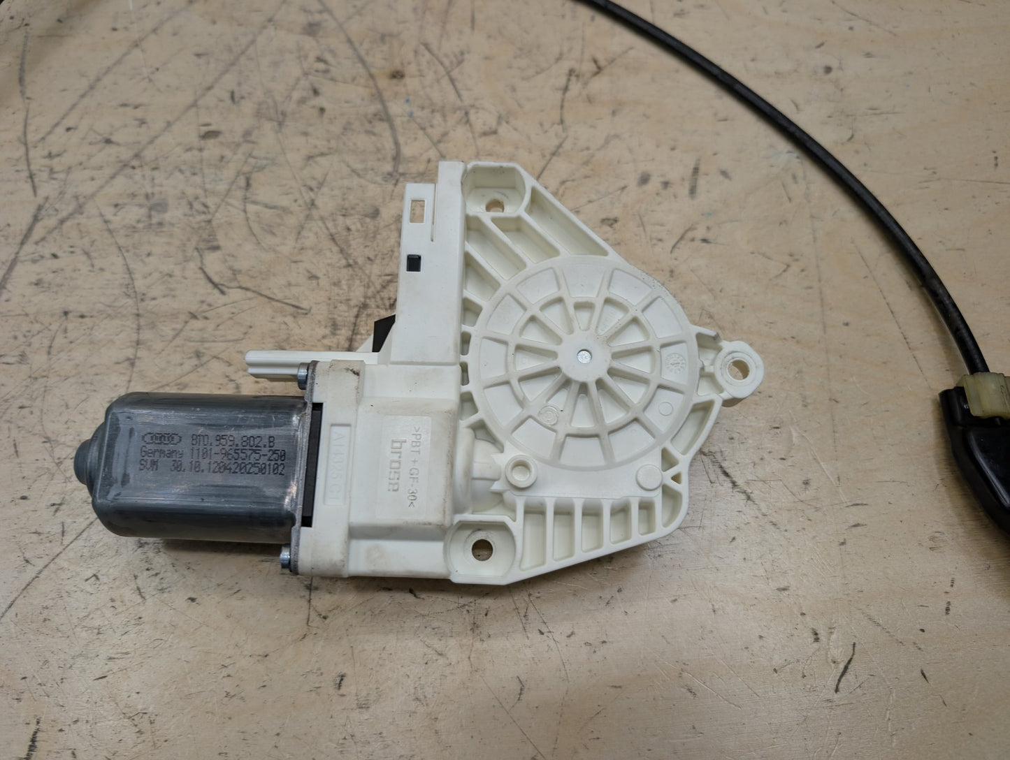 2011-2017 Audi RS5 8T Front Right Passenger Door Window Glass Regulator w/ Motor 8T0837462C