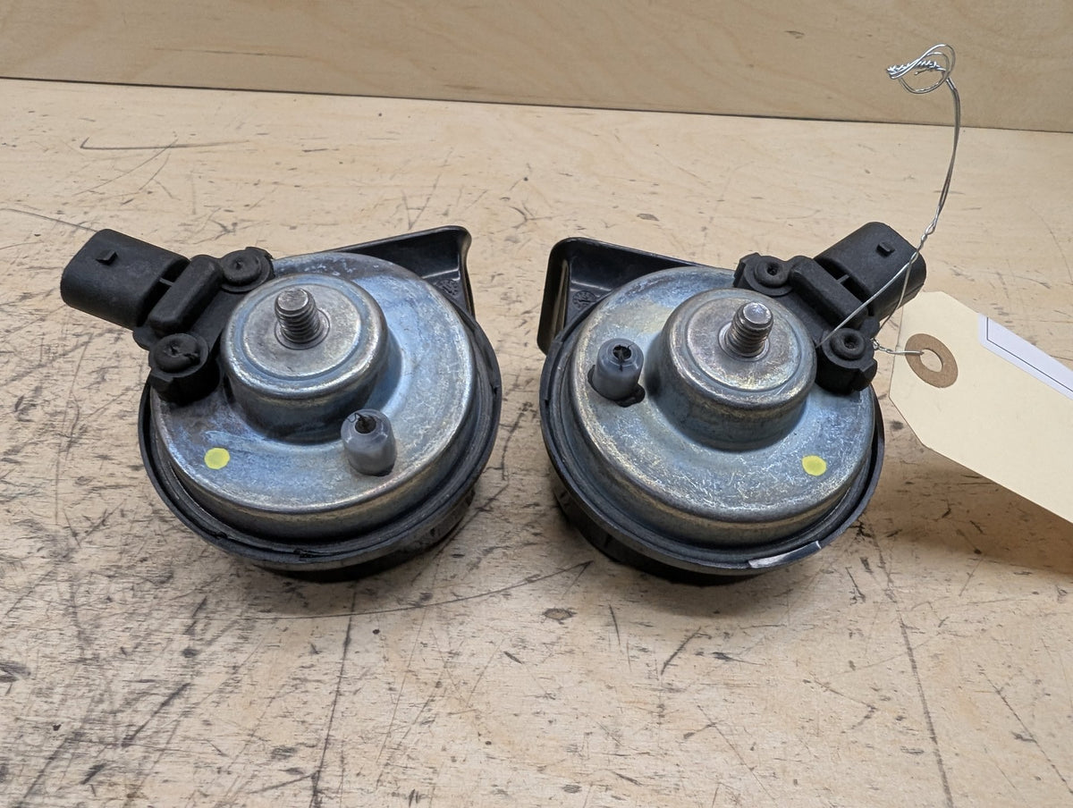 2010-2017 BMW 535i GT xDrive F07 Alarm Horns SET 7279781 OEM