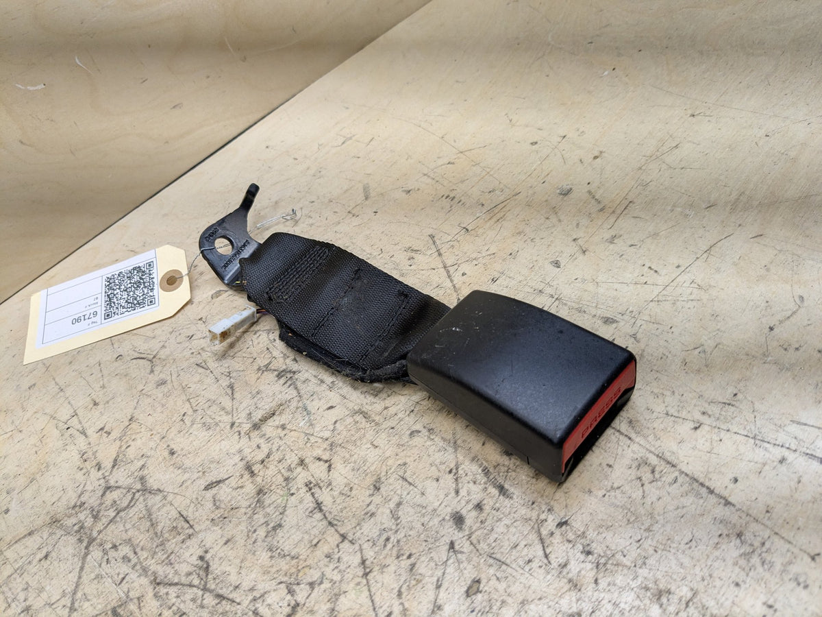 OEM BMW F90 M5 G30 530 540 M550 Rear Center Middle Seatbelt Seat Belt Buckle