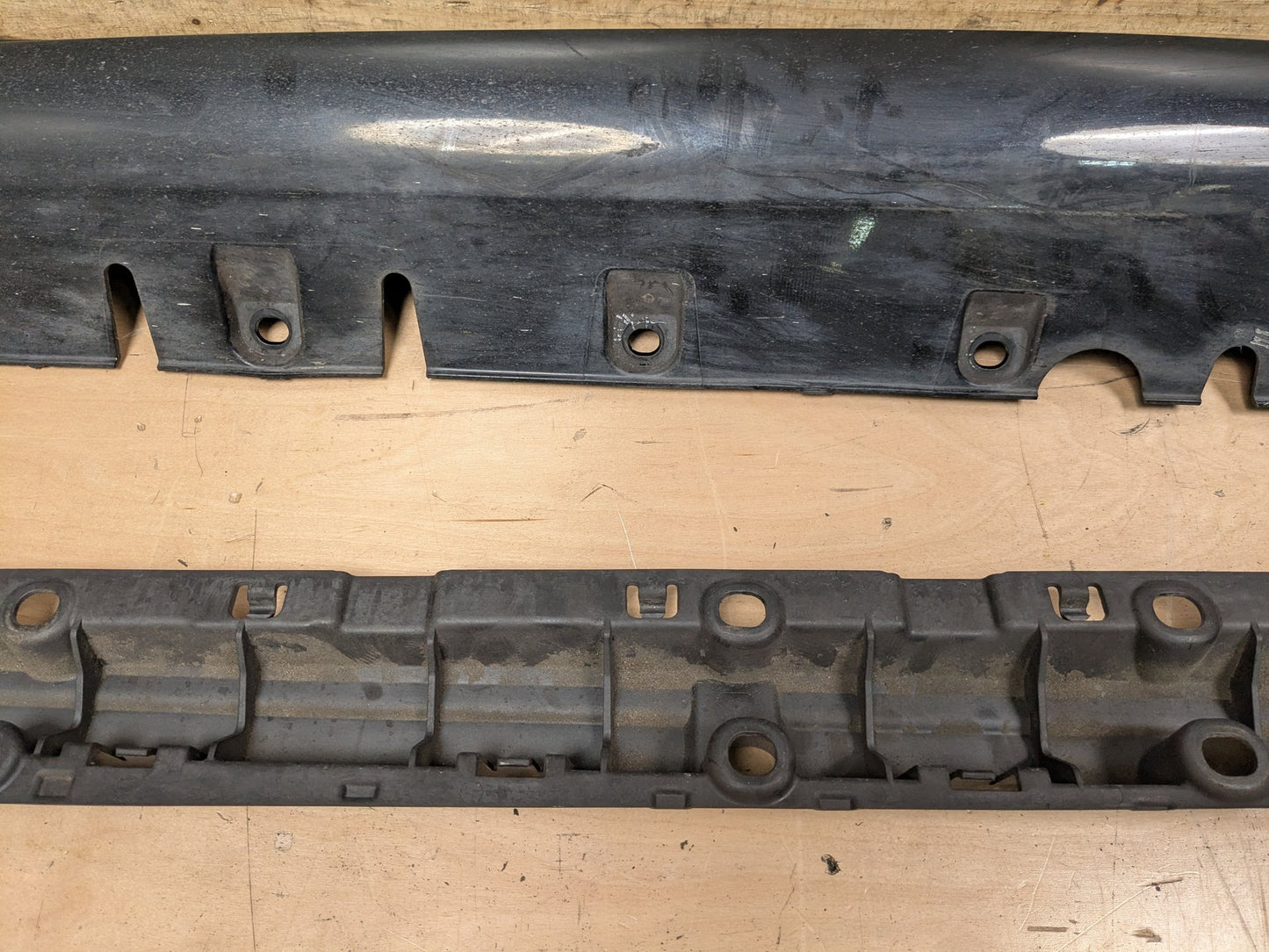 2014 - 2018 BMW X5 F85 Left Driver Side Skirt Rocker Panel w/ Bracket 8058507 S63B44T2