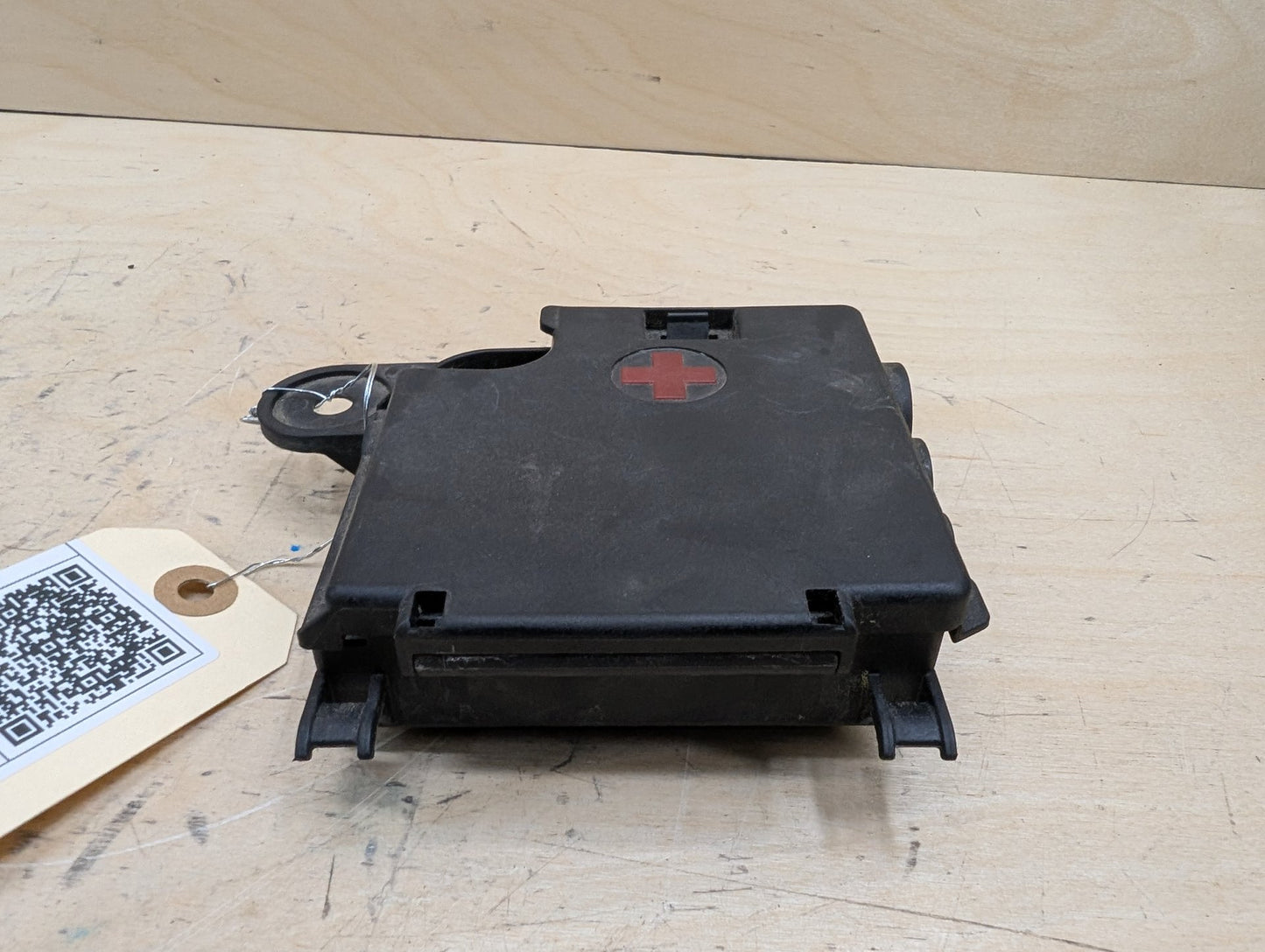 2011-2017 Audi RS5 8T Rear Battery B+ Terminal Junction Point Relay Fuse Box 8K0937517B