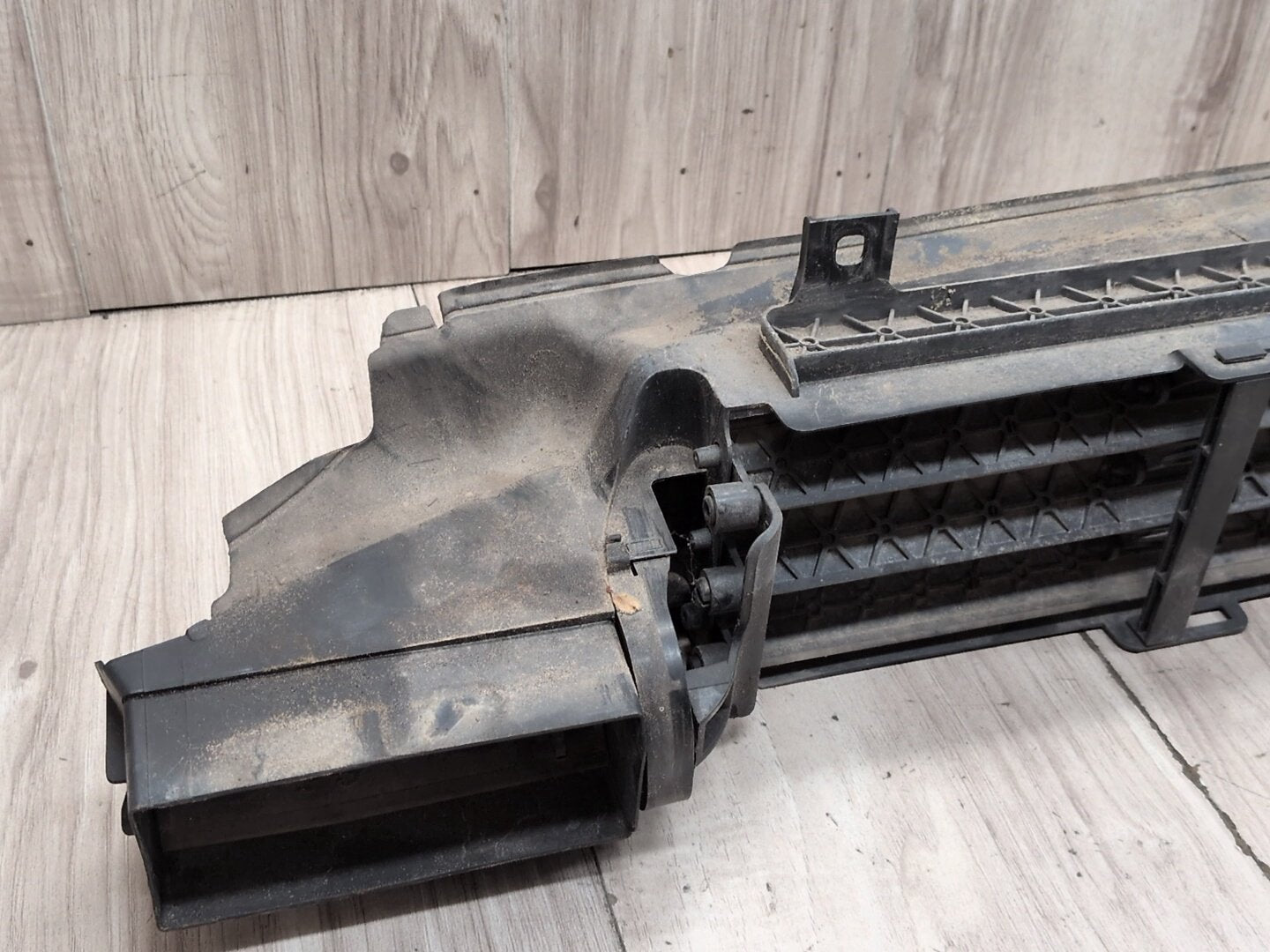 2016-2022 BMW 750i G12 Front Lower Radiator Air Flap Shutter 8091762 OEM